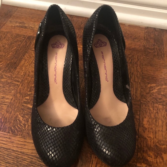 🌟 HOST PICK 🌟 Italian Heels. Black. Funky heel - Picture 2 of 5